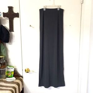 Silvergate Long Gray Stretchy Skirt size small.